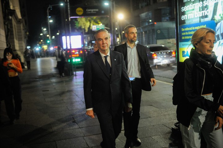 Miguel Angel Pichetto tras reunirse con Guillermo Francos. Foto: Federico López Claro.