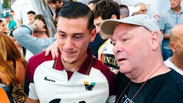 Kapten Venezia, Jay Idzes