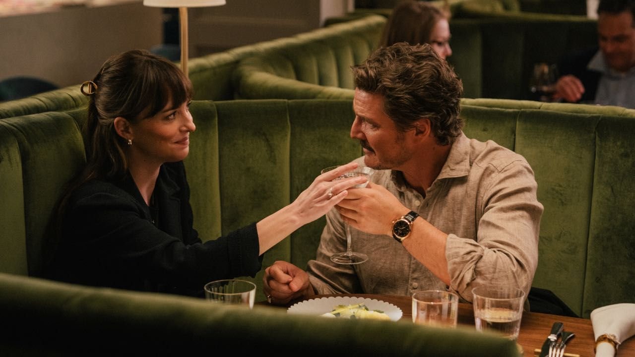 Dakota Johnson y Pedro Pascal en 'Materialistas'