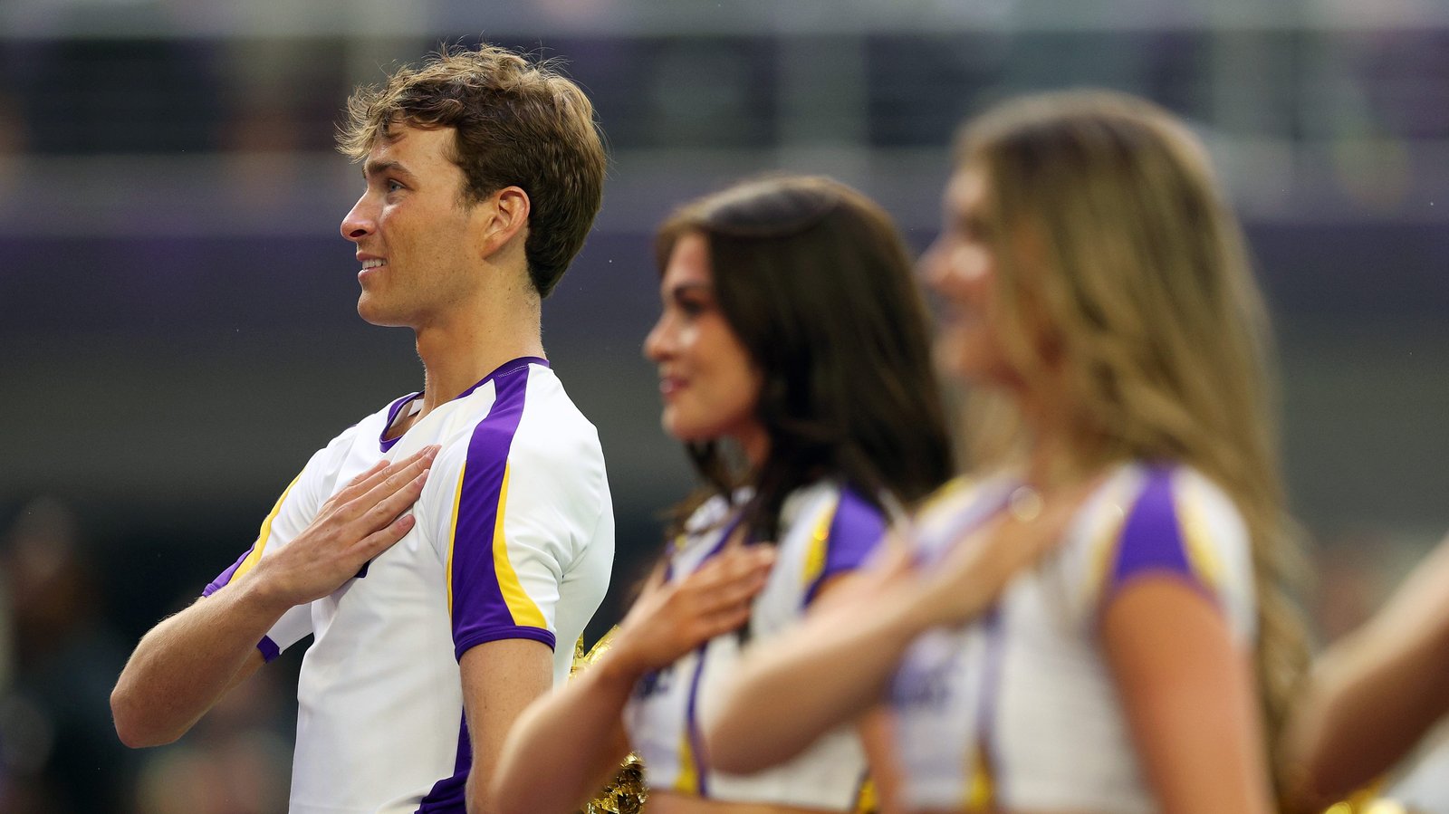 Louie Conn fue agregado al equipo de Cheer de los Minnesota Vikings.