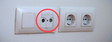 Quien tiene unas tomas de antena en las habitaciones tiene una red Ethernet para el hogar. Así se hace