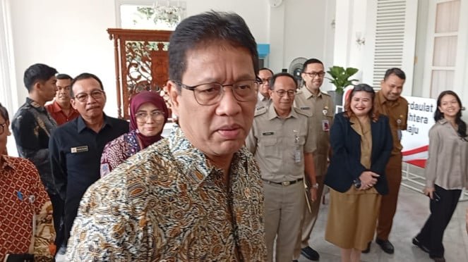 Menkeu Purbaya Yudhi Sadewa en el Ayuntamiento de Dki Yakarta