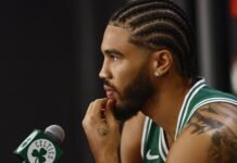 Jayson Tatum de los Celtics recibe importantes consejos sobre lesiones