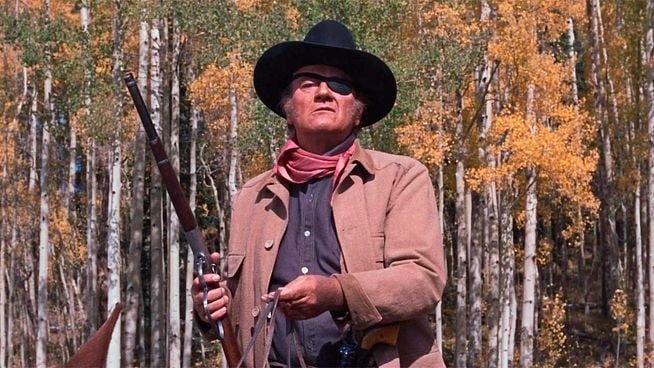 John Wayne pasó los últimos años de su carrera llevando peluquín