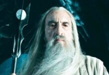 Cuando tenía 17 años, el actor de ‘El Señor de los Anillos’ Christopher Lee presenció la última ejecución pública con guillotina: “Giré la cabeza, pero lo oí”