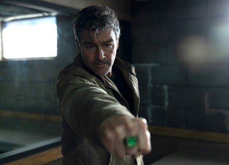 Kyle Chandler como Hal Jordan en 'Linternas'