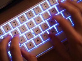 La adopción de la IA aumenta entre los guionistas indios a medida que persisten las diferencias salariales