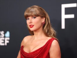 Taylor Swift celebra la medalla de oro con Mikaela Shiffrin