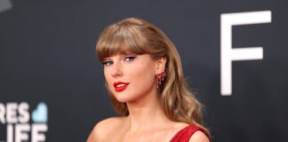 Taylor Swift celebra la medalla de oro con Mikaela Shiffrin